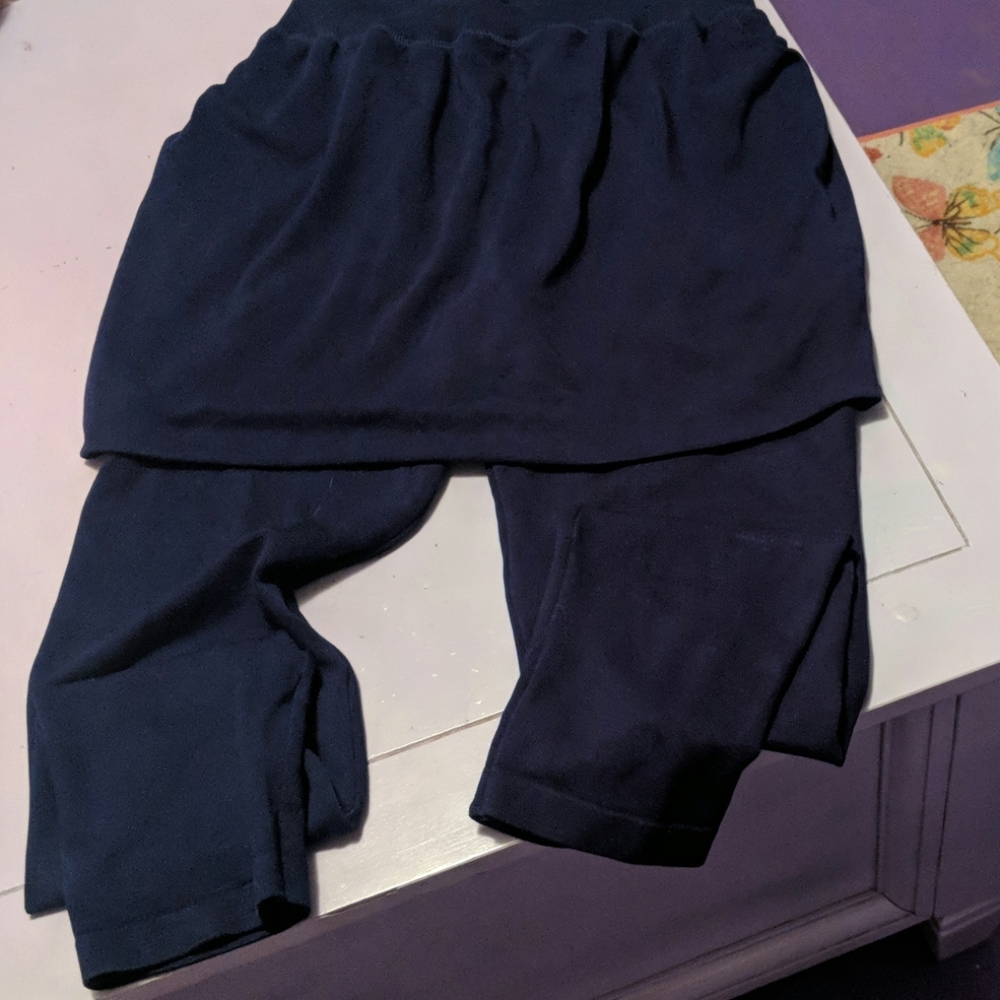 Women's leggings with skirt